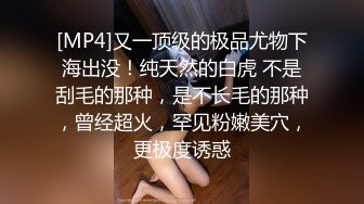 妲己江苏足模小妲己  居家小夫妻穿上白衬衣肉色丝袜 先口硬起来，再无套啪啪，最后射在肚子上