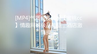 乖巧可爱的小女人，颜值很高跟小哥啪做爱直播好骚啊，配合小哥各种姿势无套抽插，高跟诱惑叫的好骚射肚子上