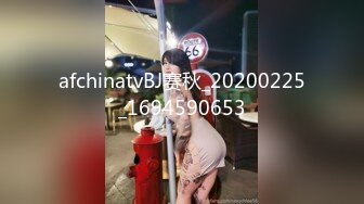 ✿清纯反差小萝莉『zoey』跟主人偷偷在停车场做爱，不敢叫大声，小狗被后入，小狗的屁屁都是主人的巴掌印